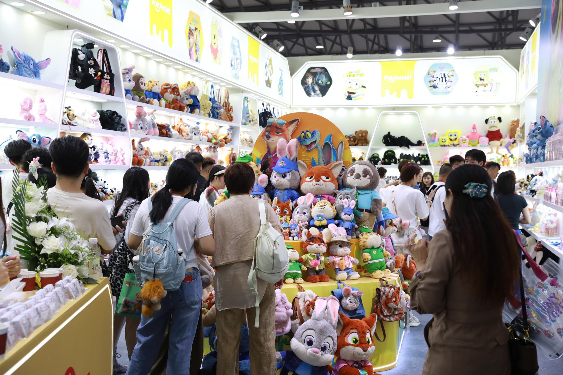 “AI+IP”雙重賦能，東莞茶山潮玩閃耀中國玩協(xié)四展，探索玩具銷售新紀元
